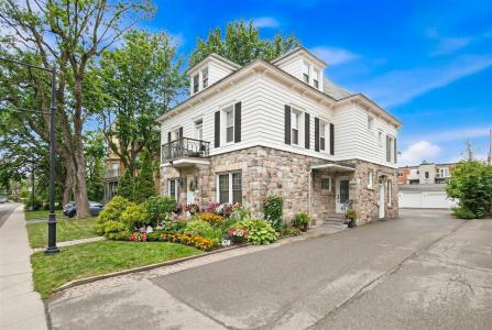 2956-2960  Rue Girouard O., Saint-Hyacinthe, ケベック J2S 3B9, カナダ