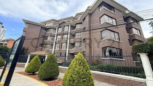 Calacoto Calle 15 Esquina Julio Patiño , Edificio Luis Patiño 1° Piso, Departaento 1B 102, Calacoto, La Paz 00001, 玻利维亚