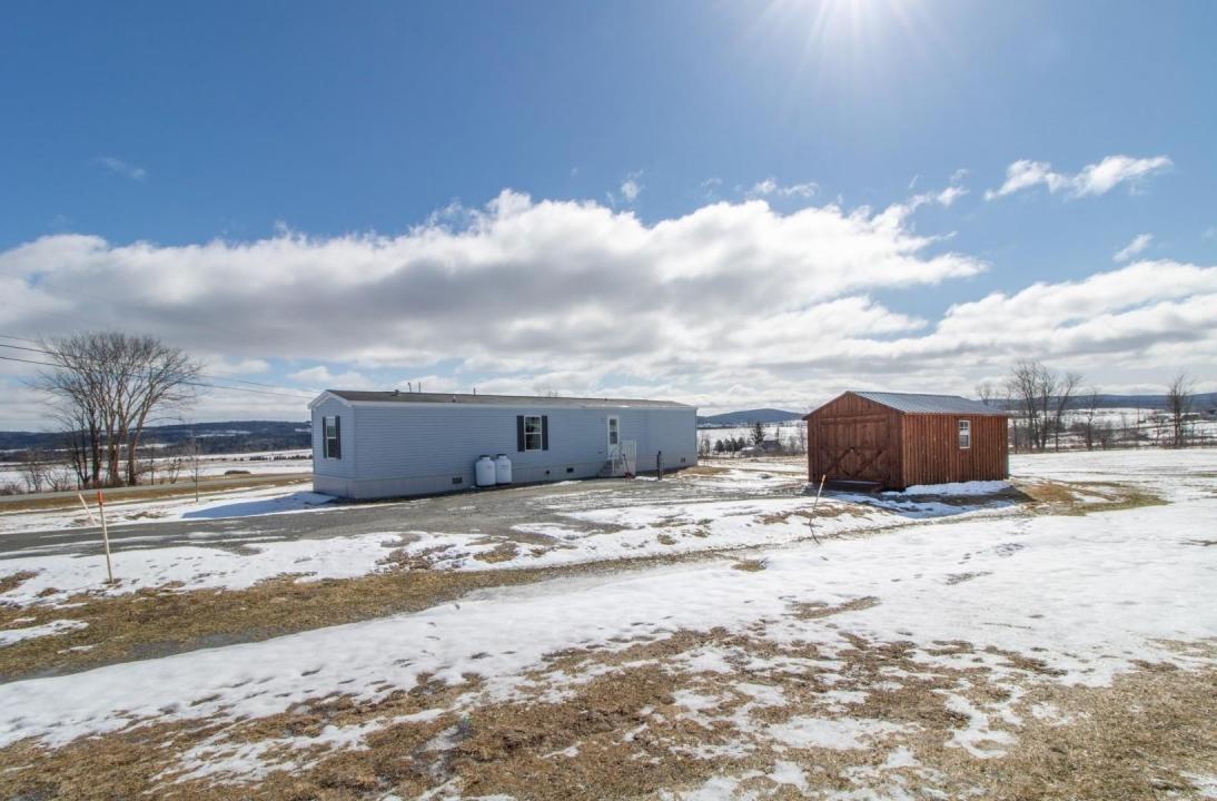 1501 Searles Road, Newport Town, Vermont 05857, USA