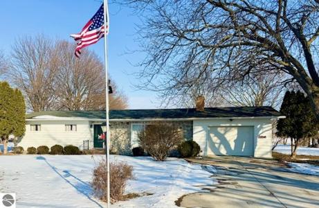 1307 S State Road, Ithaca, Michigan 48847, USA