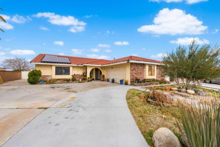 1827 Louise Avenue, Lancaster, California 93534, USA
