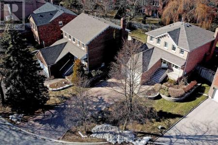 19 BERKELEY COURT, Markham (unionville), Ontario L3R 6M4, Canada