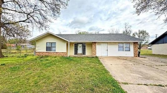 403 Kim Street, Tahlequah, Oklahoma 74464, USA