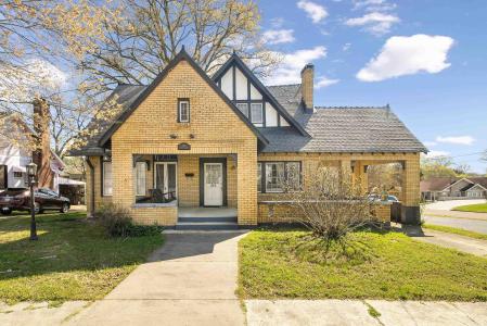 305 N East Street, Benton, Arkansas 72019, USA