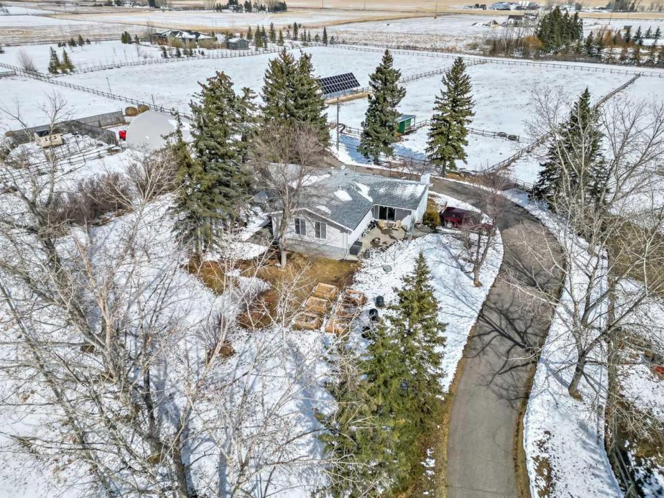 120050 466 AVENUE E, Rural Foothills County, 阿尔伯塔 T1V 1N3, 加拿大