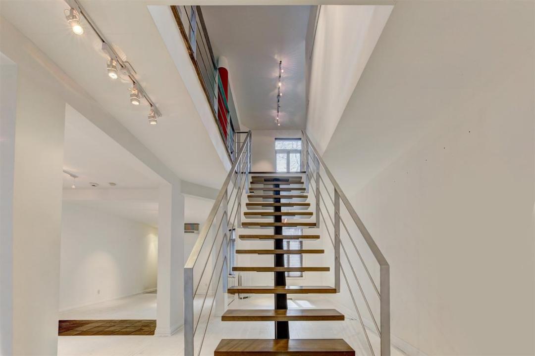 3966 Rue St-Hubert, Montréal (Le Plateau-Mont-Royal), كيبيك H2L 4A5, كندا