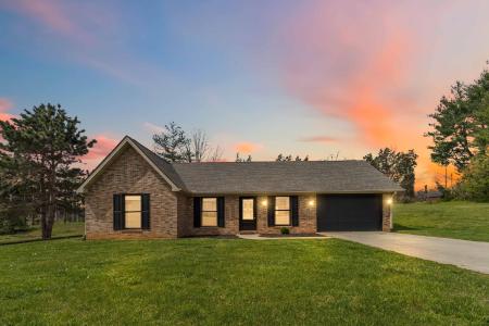 111 Whispering Oaks Drive, Somerset, Kentucky 42503, USA