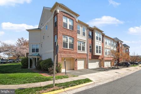 42464 Regal Wood Drive, Brambleton, Virginia 20148, USA