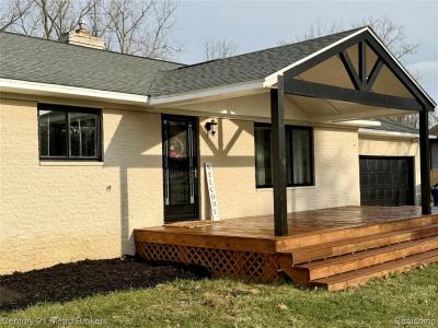 5221 Capri Lane, Flint, Michigan 48507, USA