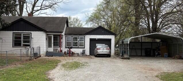 600 East Pearl Street, Aurora, Missouri 65605, Estados Unidos