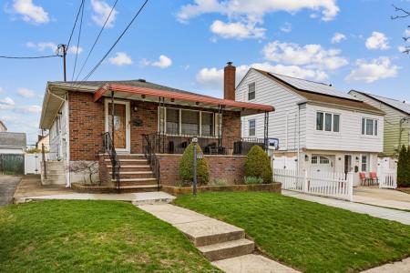 162-27 97th Street, Howard Beach, New York 11414, États-Unis
