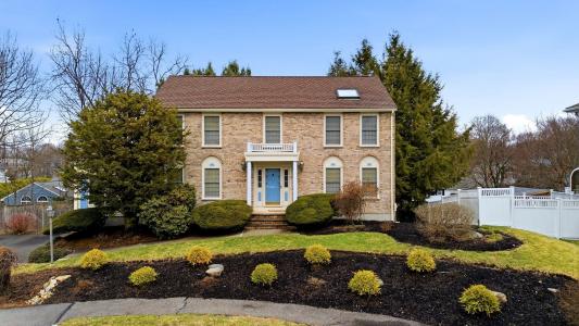 15 Valdora Drive, Stoneham, Massachusetts 02180, USA