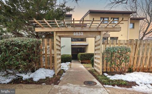 5633 Harpers Farm Road , D, Columbia, Maryland 21044, USA