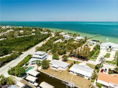 7815 Bocilla Lane, Bokeelia, Florida 33922, USA