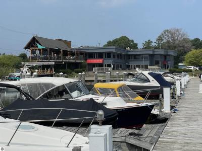 12755 S Marina Village Drive, Traverse City, Michigan 49684, Estados Unidos