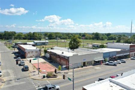 101 S Main Street, Eufaula, Oklahoma 74432, USA
