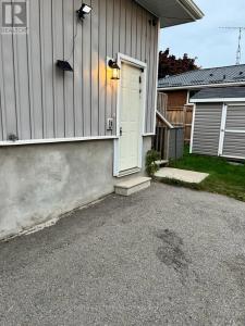 1215 KING STREET EAST, Oshawa (donevan), Ontario L1H 1H6, Kanada