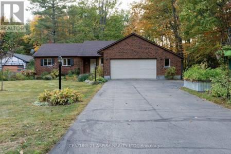32 COUNTRY LANE, Petawawa, Ontario K8H 3J9, Canada