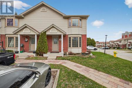 70 CHAPMAN COURT, London North (north I), 安大略省 N6G 4Z4, 加拿大