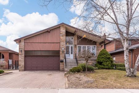 704 HILLMAN CRESCENT, Mississauga, Ontario L4Y 2J2, Canada