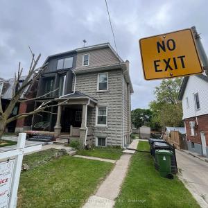 57 HUMBERSIDE AVENUE, Toronto, Ontario M6P 1J6, Canada