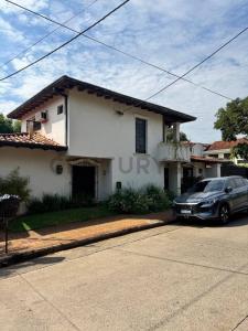 Tte. Gómez Sánchez N° 590 e/ Juliana Insfrán , Mburicaó, Asunción 00001, Paraguay