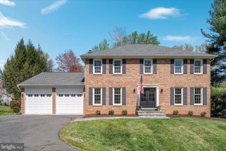 9910 Chase Hill Court, Vienna, Virginia 22182, USA