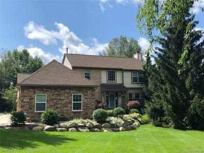 5492 E Alyssa Court, WhiteLake, Michigan 48383, USA