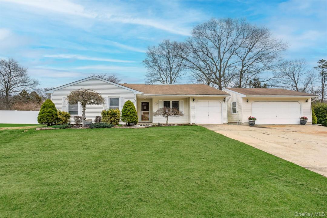 35 Timber Trail Lane, Medford, Nowy Jork 11763, USA