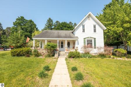 903 N Bridge Street, Bellaire, Michigan 49615, USA