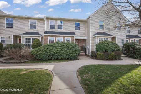 103 Bedford Place, Morganville, New Jersey 07751, États-Unis