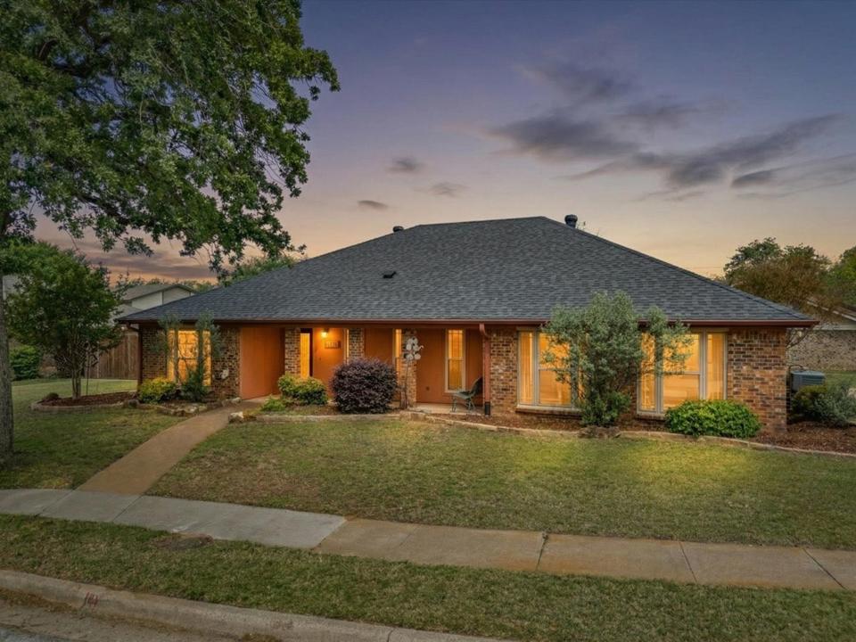 2801 Meadow Creek, Bedford, 德克薩斯州 76021, 美國