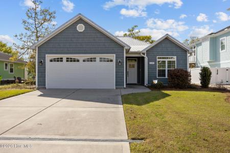 129 NW 11th Street, Oak Island, NC 28465, USA