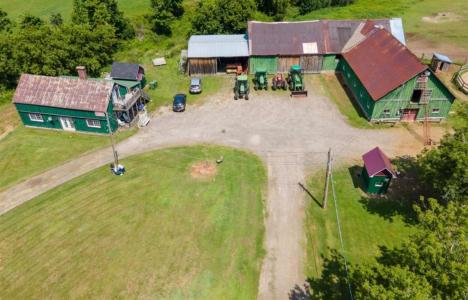 485  Rue St-Jean, Brownsburg-Chatham, Quebec J8G 1M2, Canada