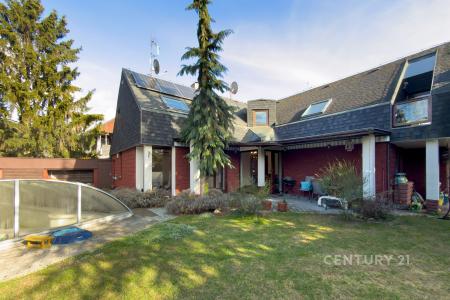 Za Dvorem, Horoměřice, Praha-západ 25262, República Checa