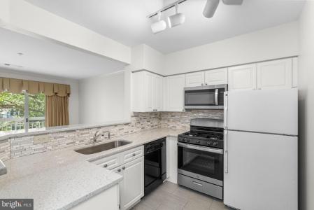 12915 Alton Square , 213, Herndon, Virginia 20170, USA