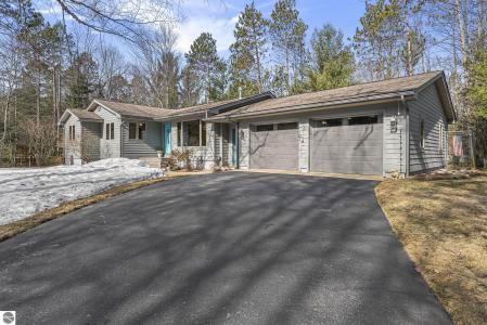 793 W Long Lake Road, Traverse City, Michigan 49685, Estados Unidos