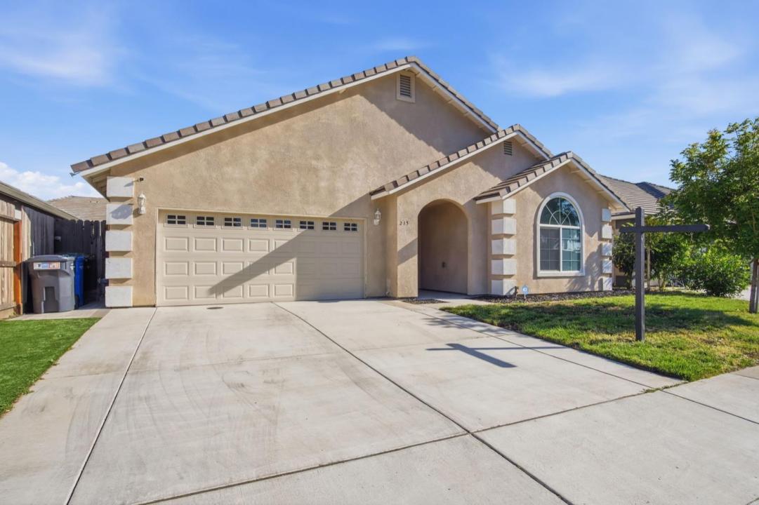 215 E Hawkeye Avenue, Turlock, California 95380