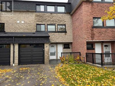 38 HENDERSON DRIVE, Aurora (aurora Highlands), Онтарио L4G 3L2, Канада