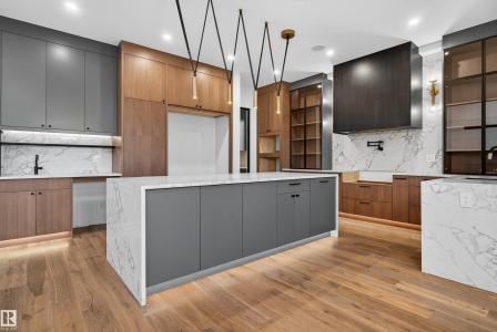 4712 KNIGHT CLOSE SW, Edmonton, Alberta T6W 4V6, Canada