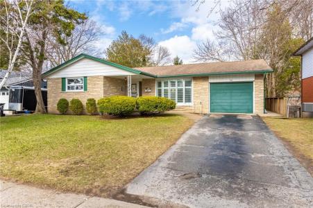 106 SHEA CRESCENT, Kitchener, Ontario N2E 1E8, Canada