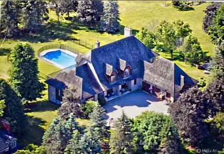 21 BUGGEY LANE, Ajax, Ontario L1Z 1X4, Canada