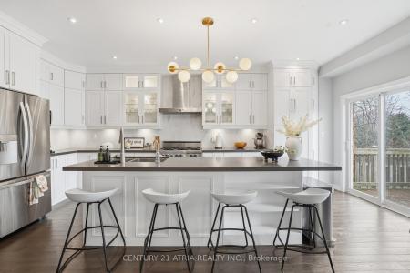 72 DOVETAIL DRIVE, Richmond Hill, Ontario L4E 5A7, Canada