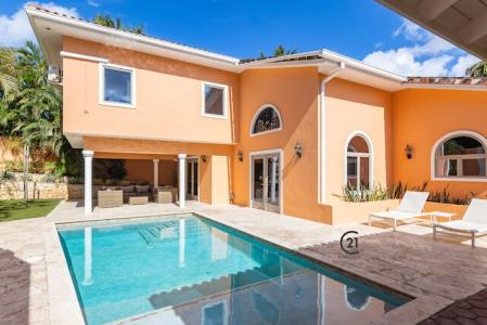 Pos Cabai Spacious Family Home With Private Pool, Pos Cabai, Willemstad East, キュラソー