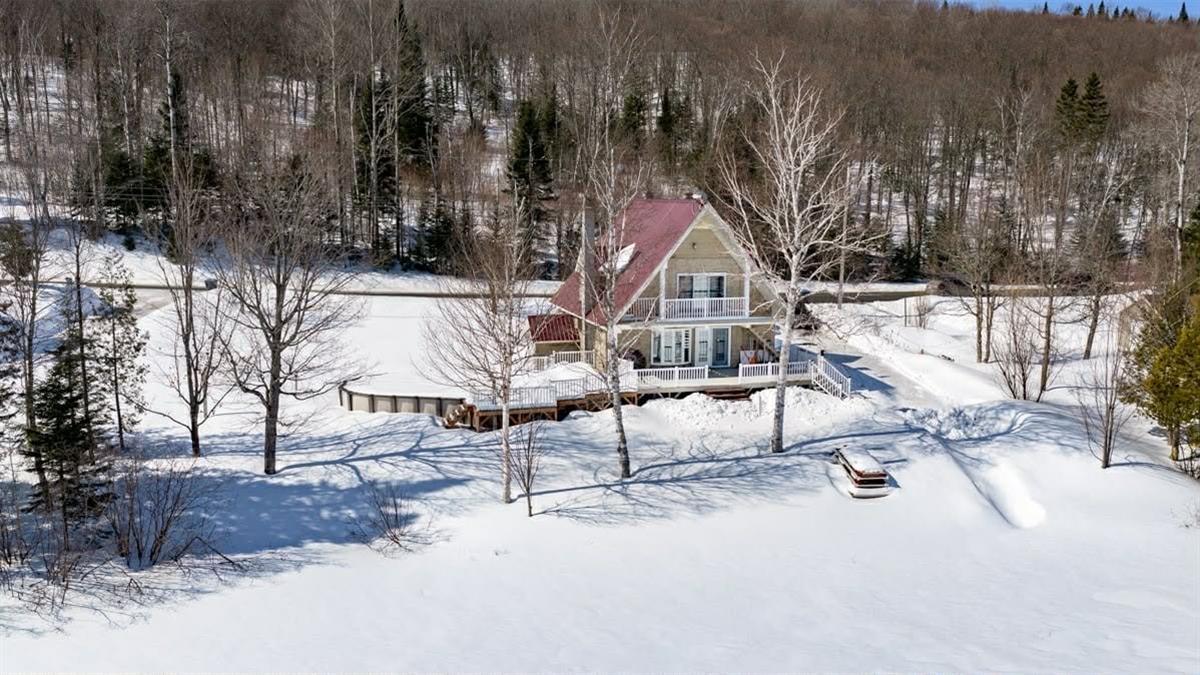 1418 Ch. du Lac-Lavoie, Témiscouata-sur-le-Lac, Québec G0L 1X0, Canada