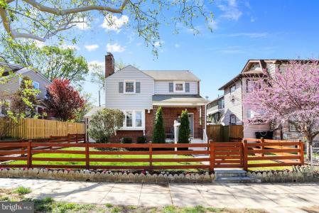 2005 NE Lawrence Street NE, Washington, Washington D.C. 20018, Estados Unidos