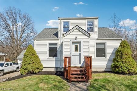 2825 Orchard Drive, Willoughby Hills, Ohio 44092, USA