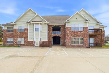 5315 PEBBLE BEACH Dr unit: 103, COLUMBIA, Missouri 65201, USA