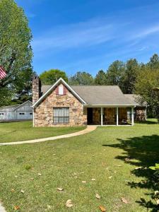 1662 Dale Rd, Caledonia, Mississippi 39760, USA