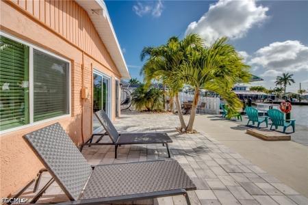 2589 Bayshore Drive, Matlacha, Florida 33993, USA